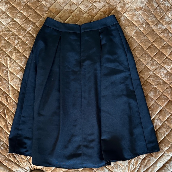 Express Black Pleated Skirt 0 - Picture 2 of 5